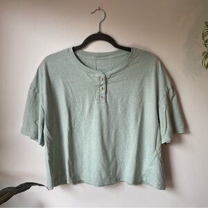 Everlane The Vintage Henley Hemp Tee in “white sage” color, size medium